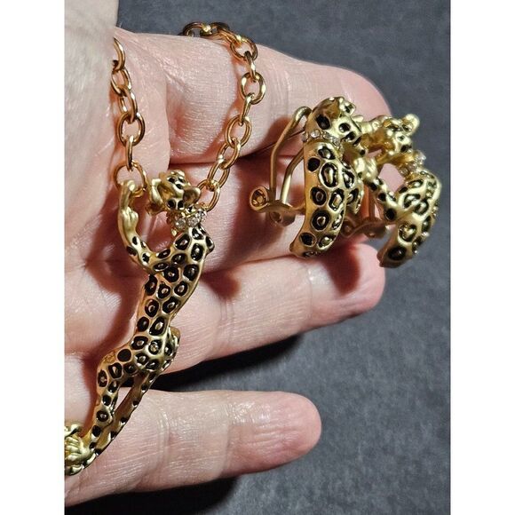 Gold tone cat earring and necklace set - Picture 3 of 16